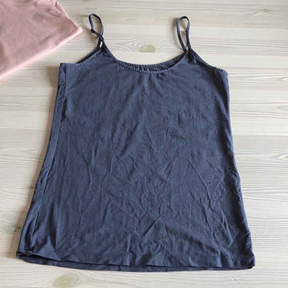Tank tops bundle - Picture 4 of 6